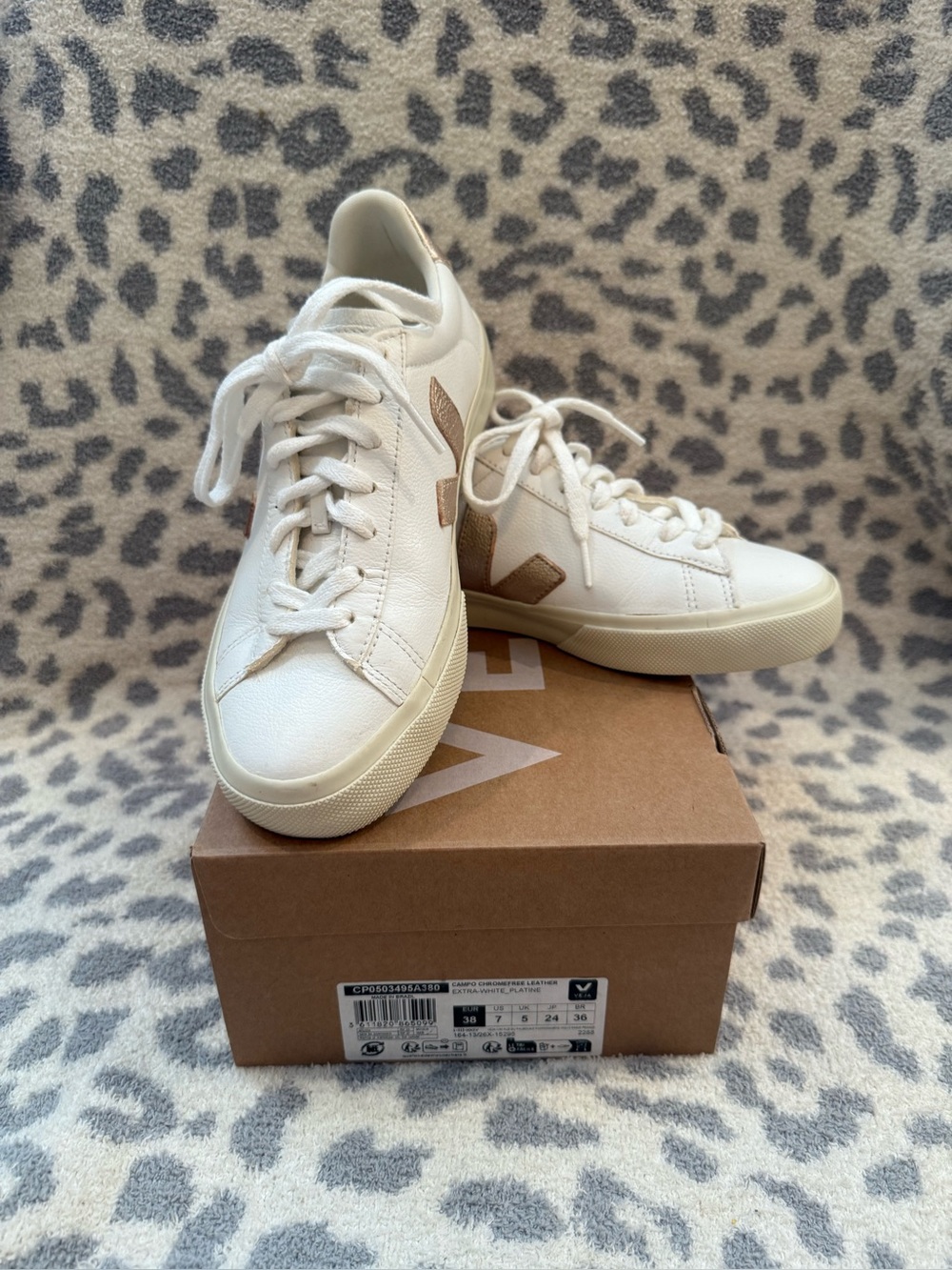 VEJA Campo ChromeFree Leather Sneakers White Platine Gold Size 7 EU 38 with Box